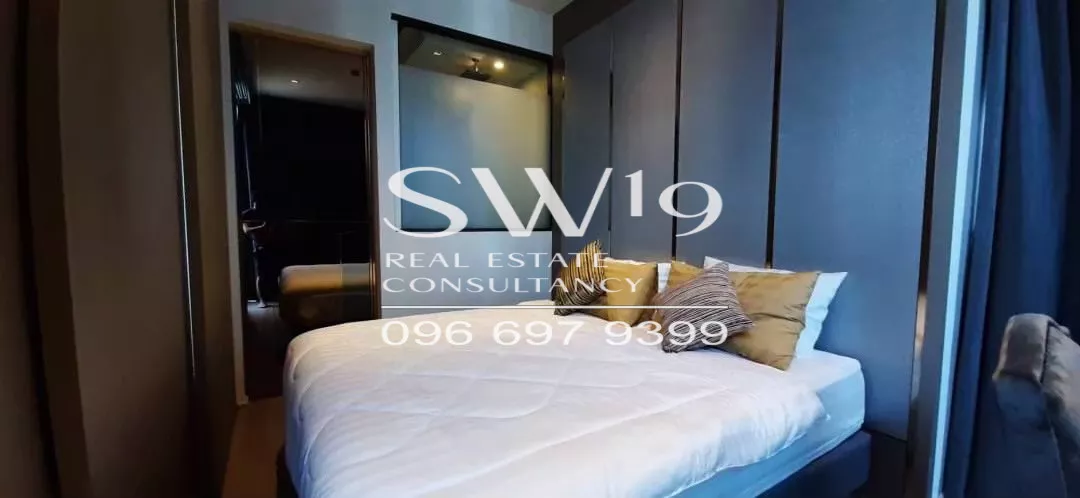 Ashton Silom (JJ1466)