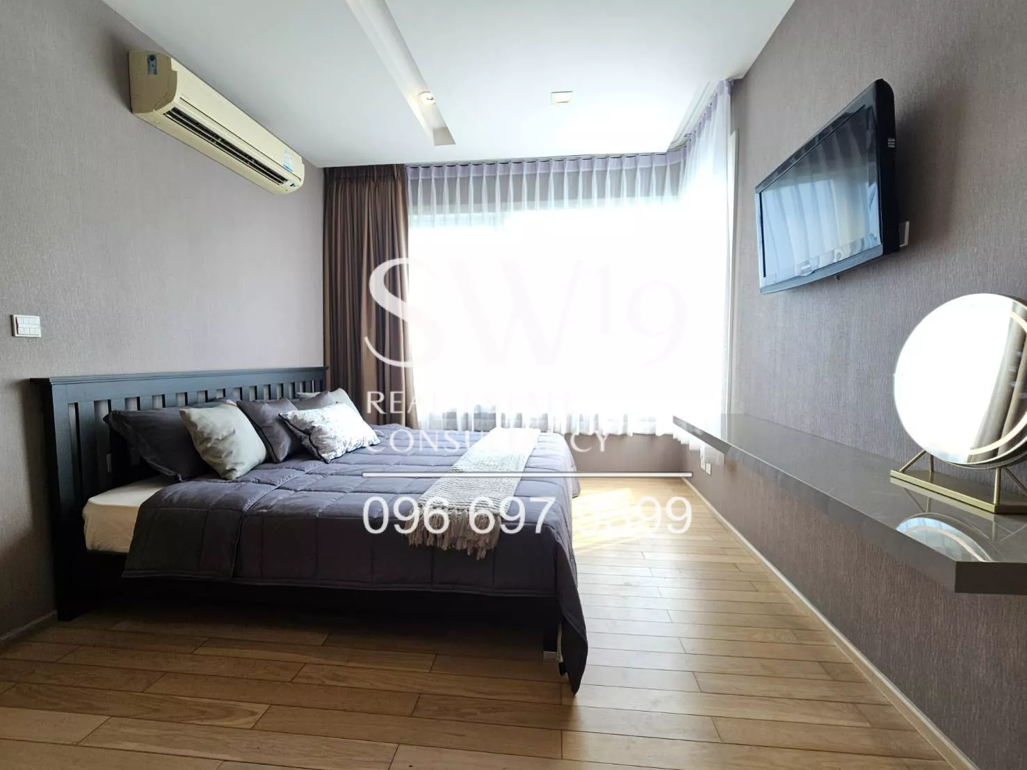 Siri @ Sukhumvit (JJ1505)