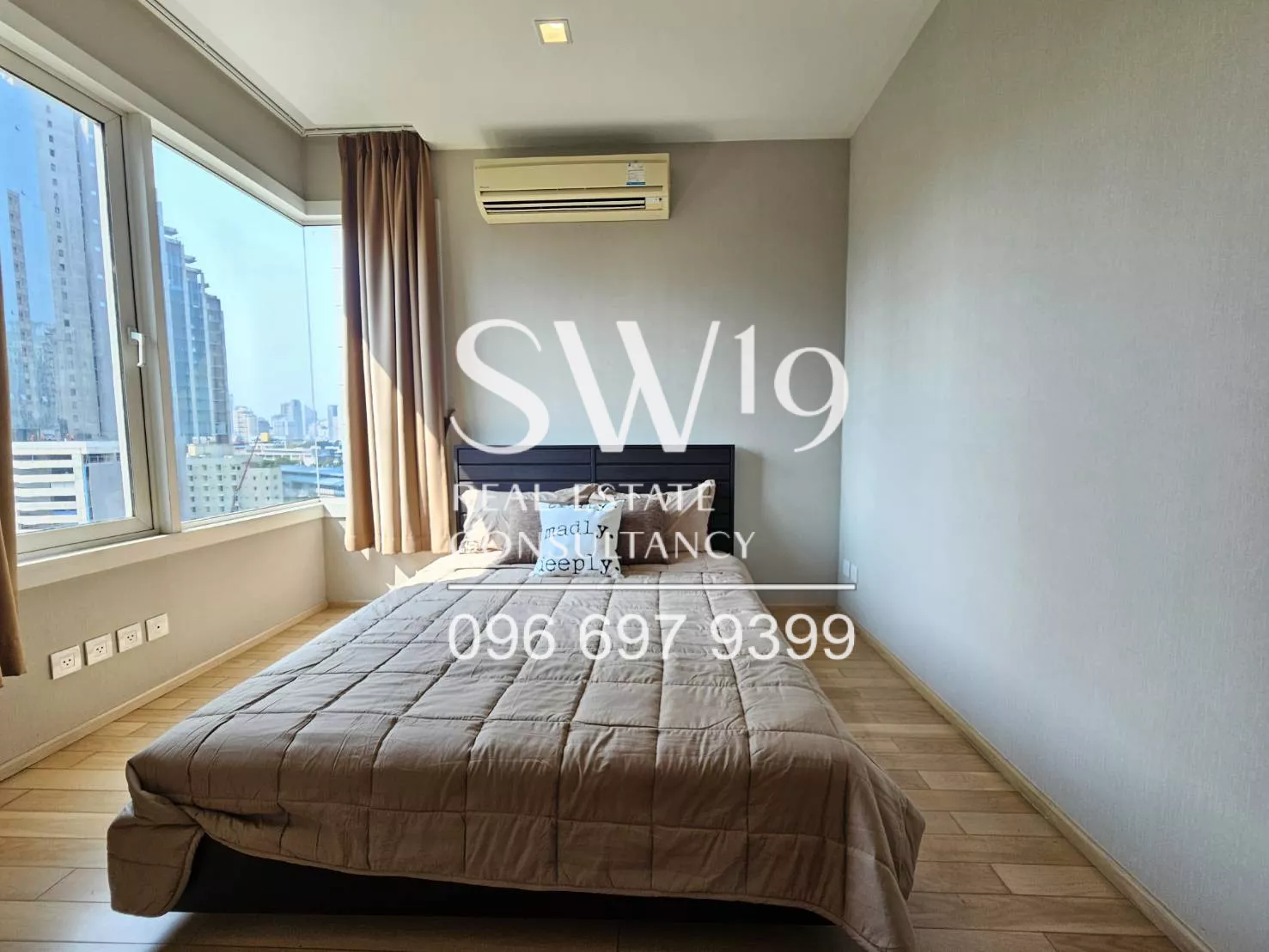 Siri @ Sukhumvit (JJ1505)