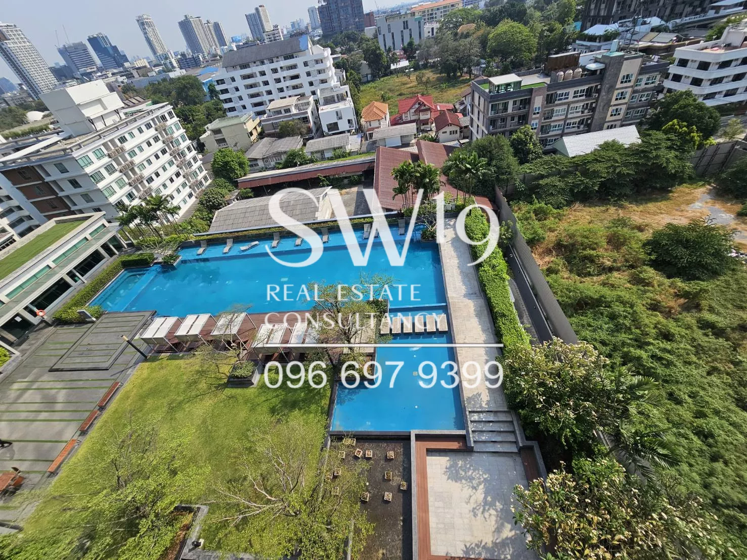 Siri @ Sukhumvit (JJ1505)