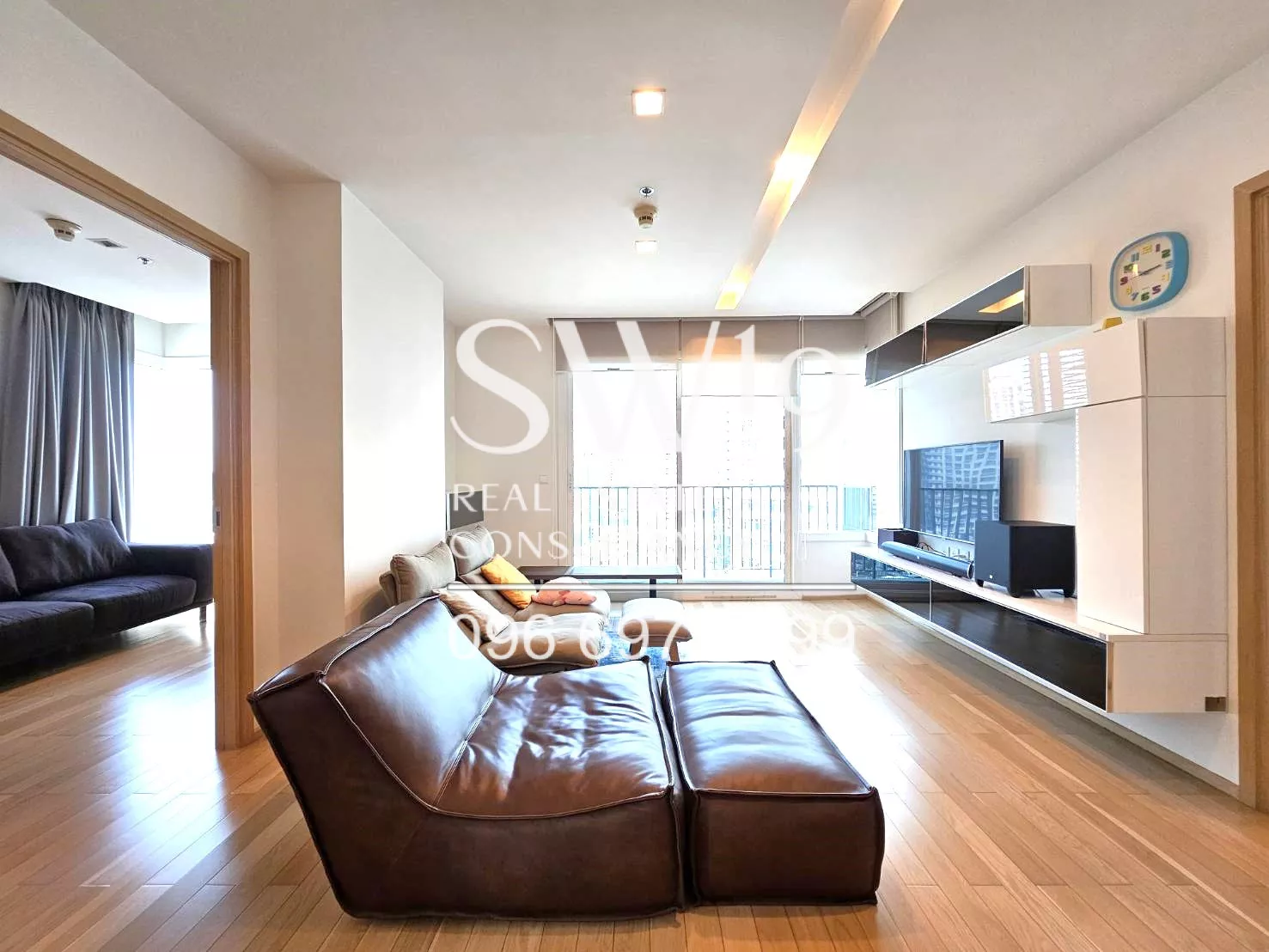 Siri @ Sukhumvit (JJ1506)