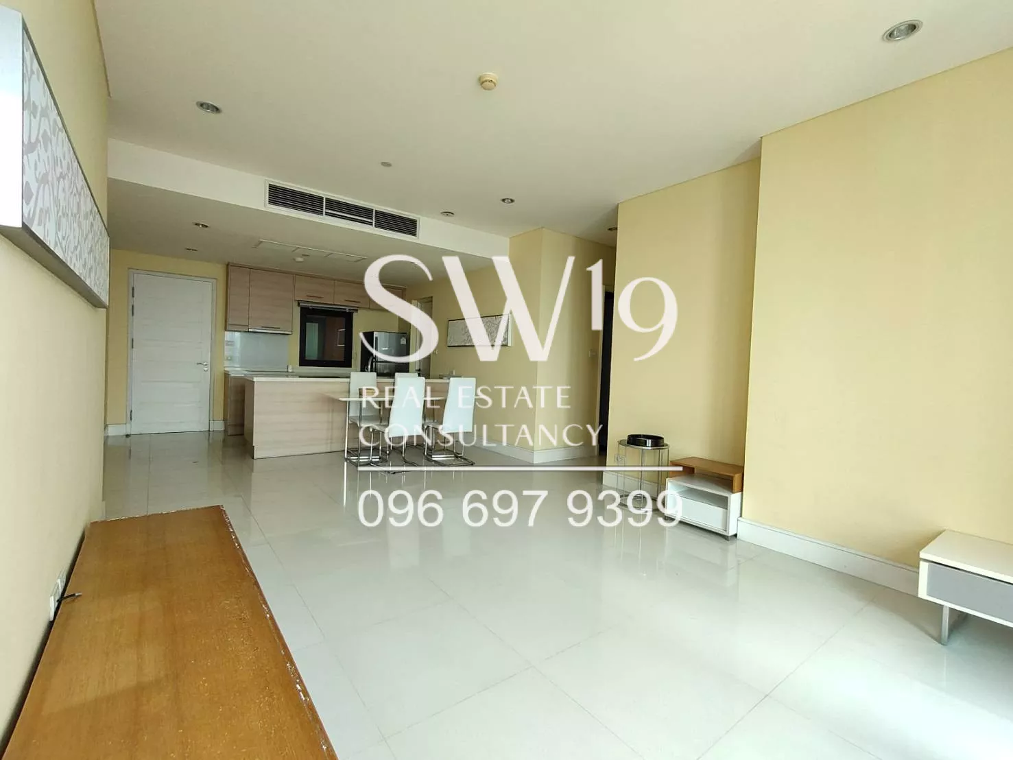 Aguston Sukhumvit 22 (JJ0075)