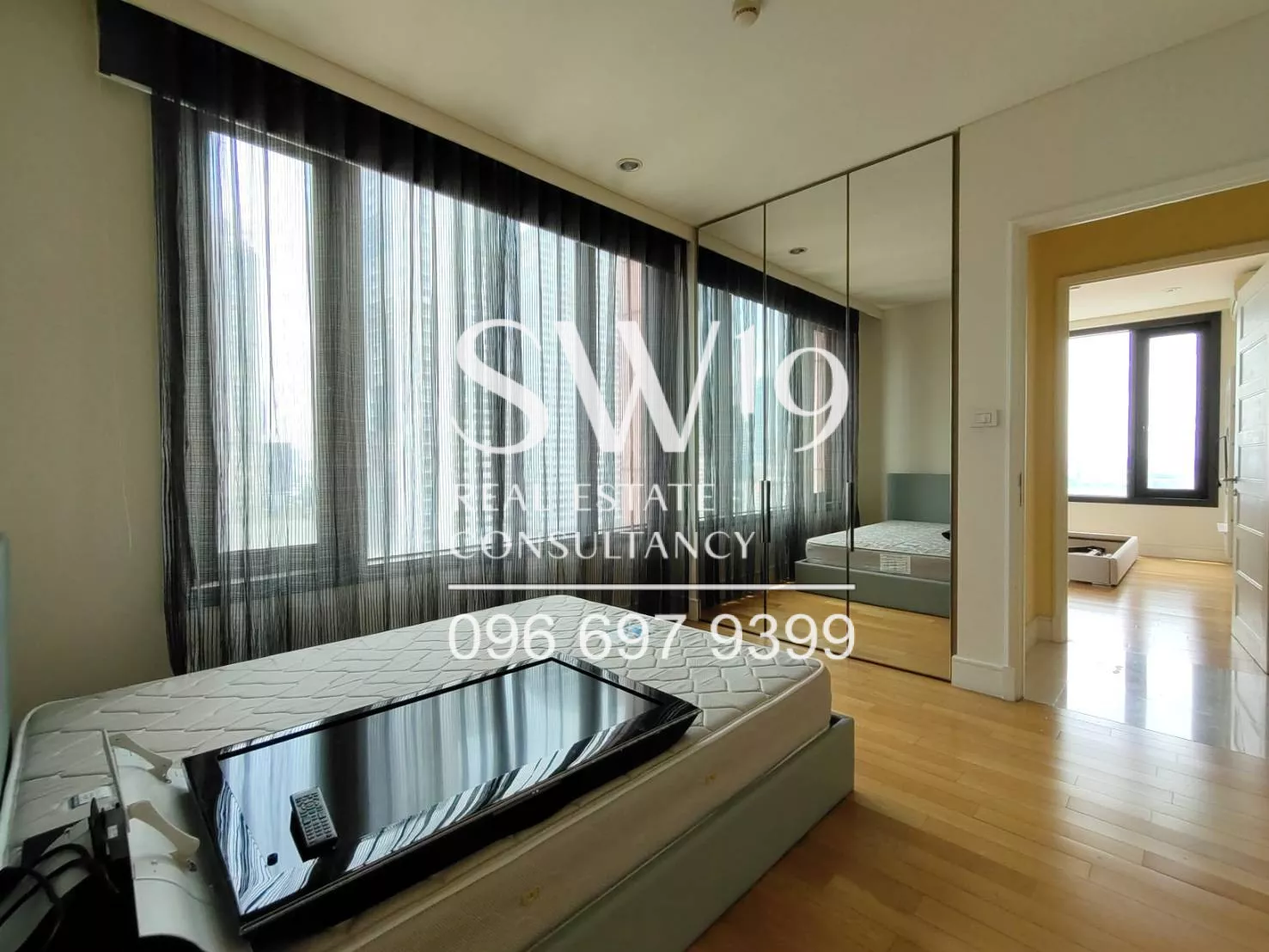 Aguston Sukhumvit 22 (JJ0075)