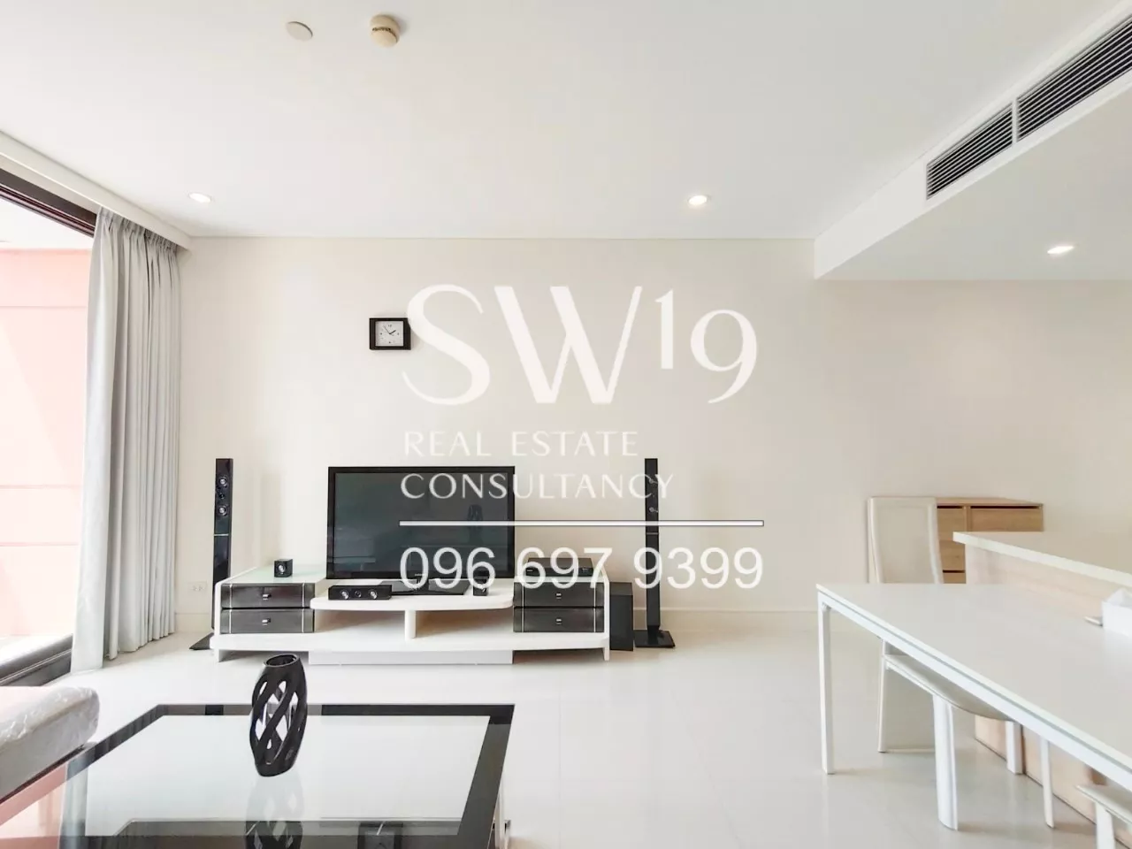 Aguston Sukhumvit 22 (JJ0076)