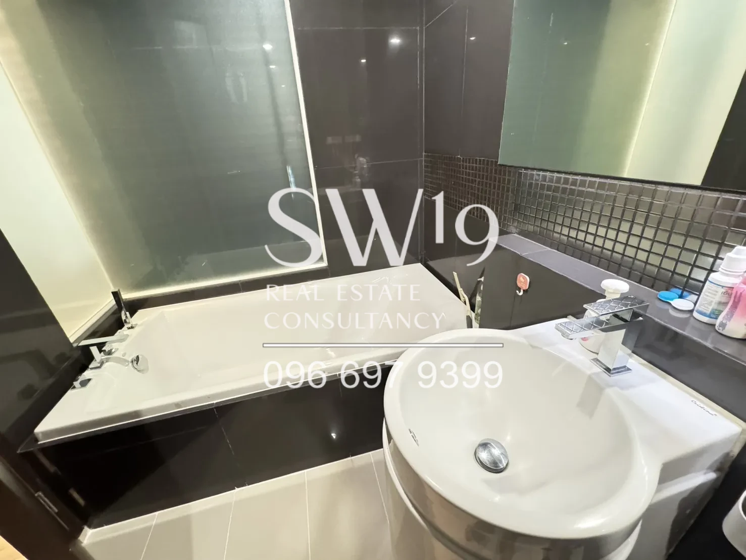 RHYTHM Sathorn (JJ1669)