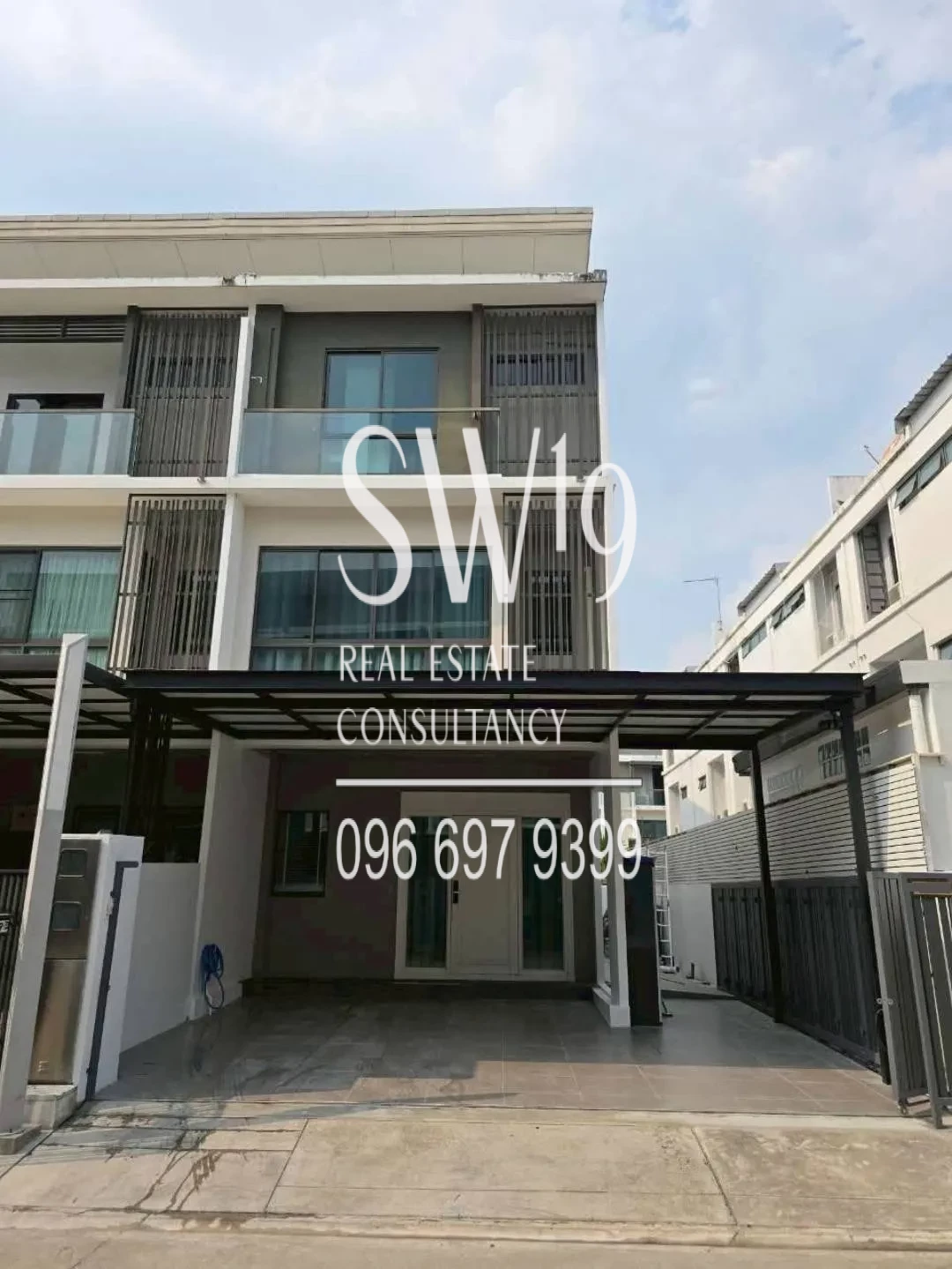 The Landmark Ekamai-Ramindra (JJ1681)