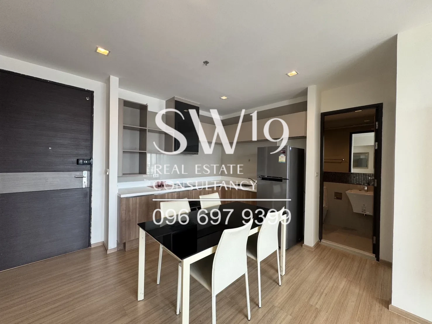 RHYTHM Sathorn (JJ1690)