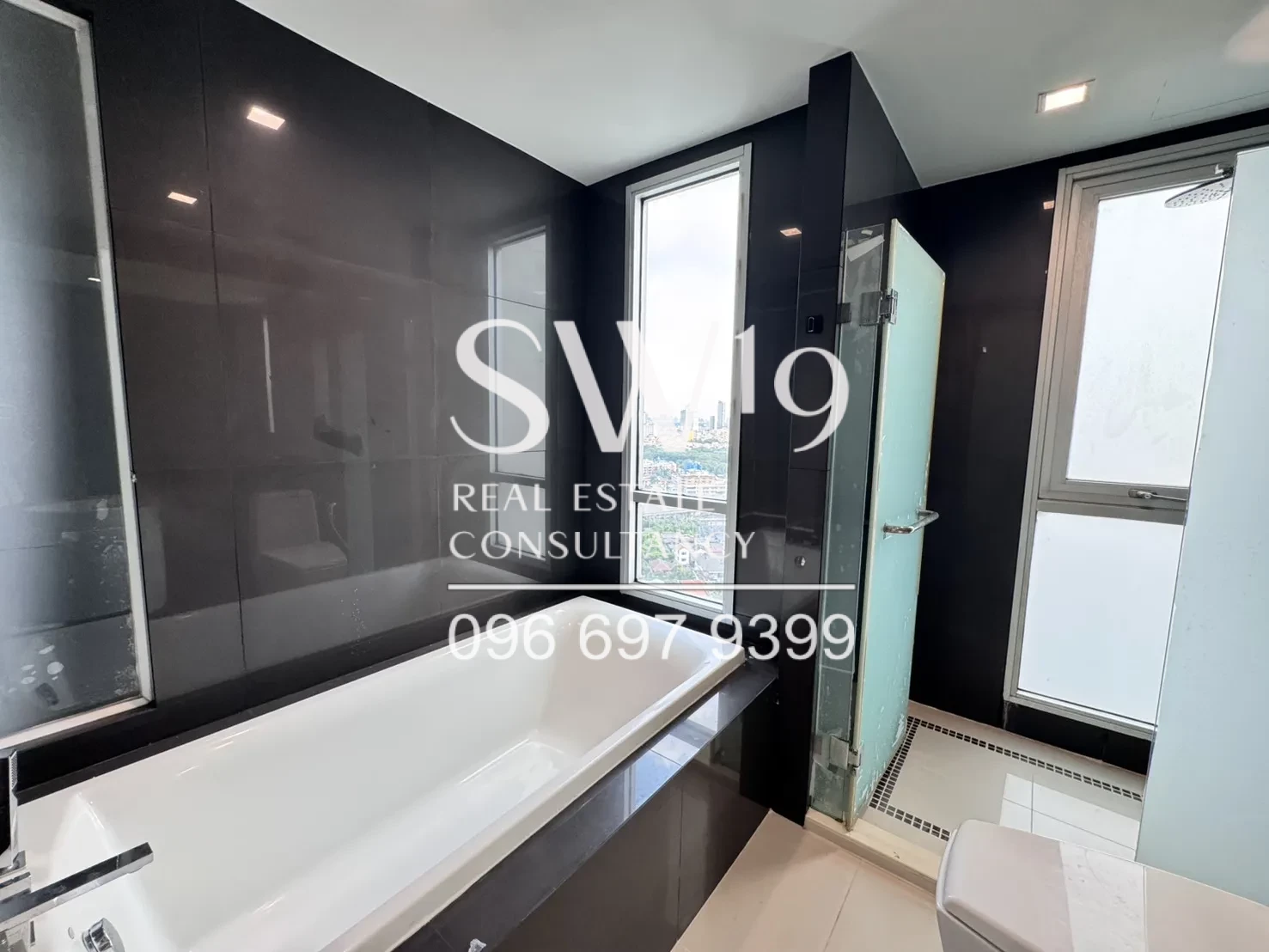 RHYTHM Sathorn (JJ1693)