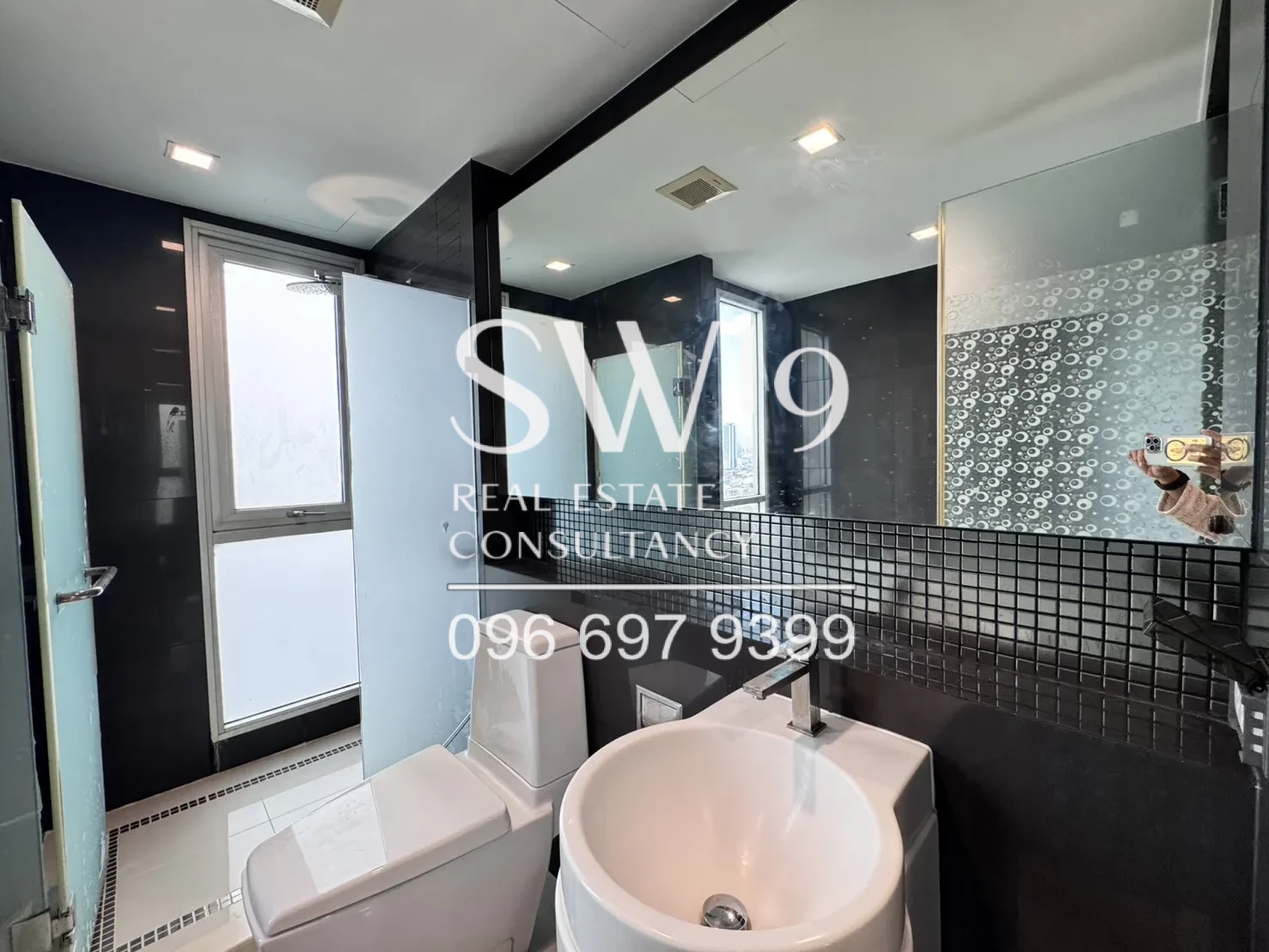 RHYTHM Sathorn (JJ1693)