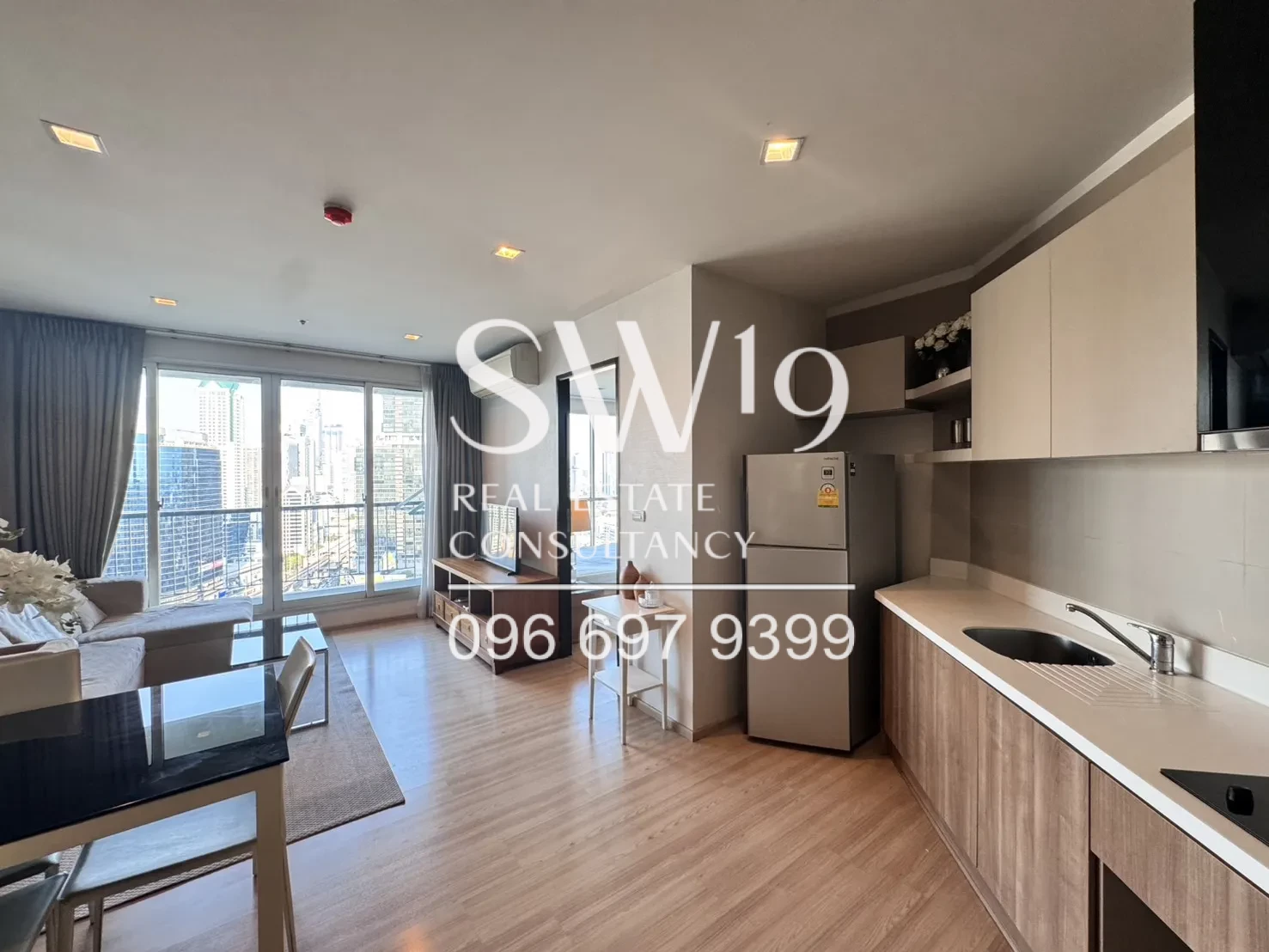 RHYTHM Sathorn (JJ1695)