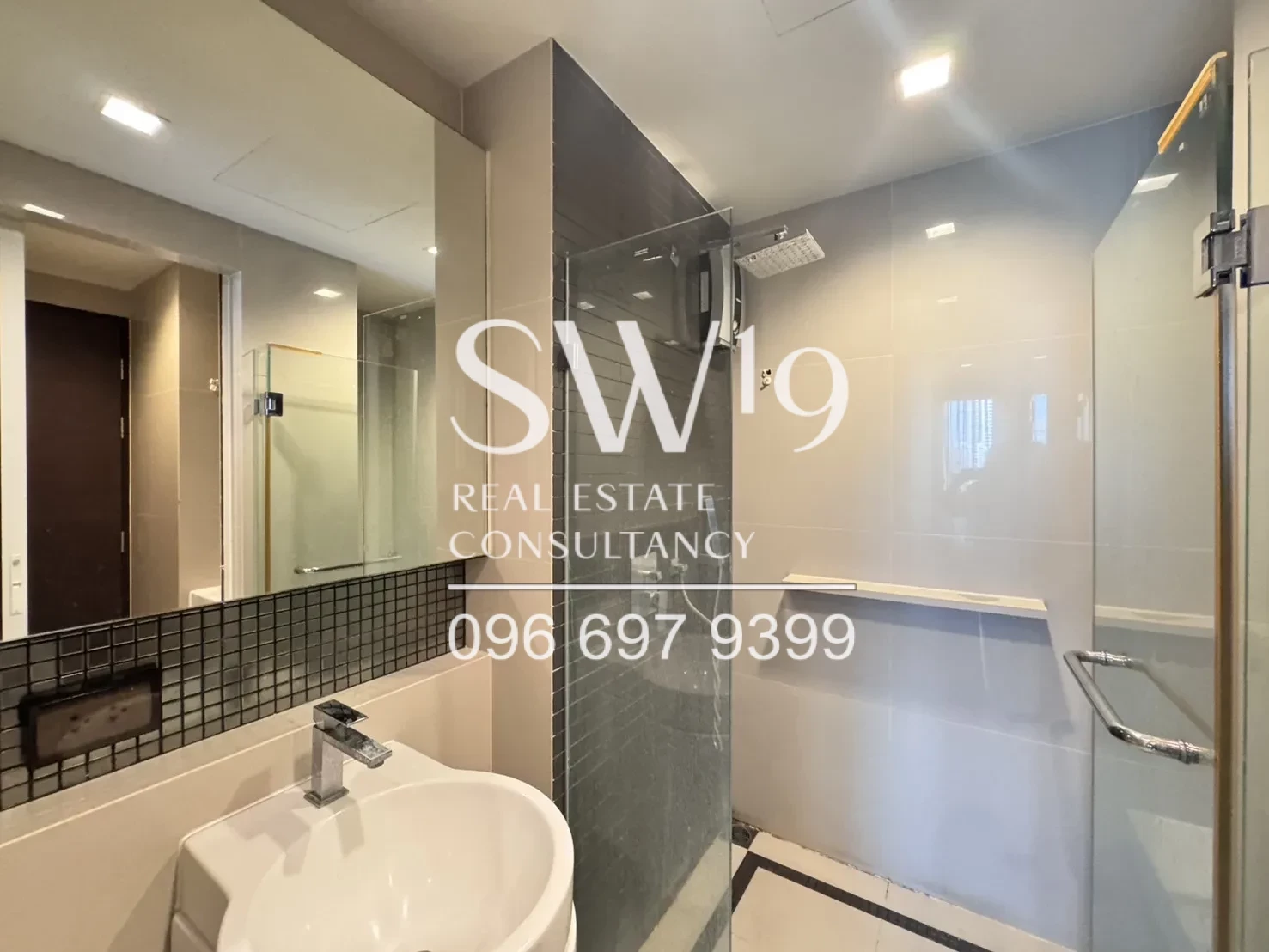 RHYTHM Sathorn (JJ1698)